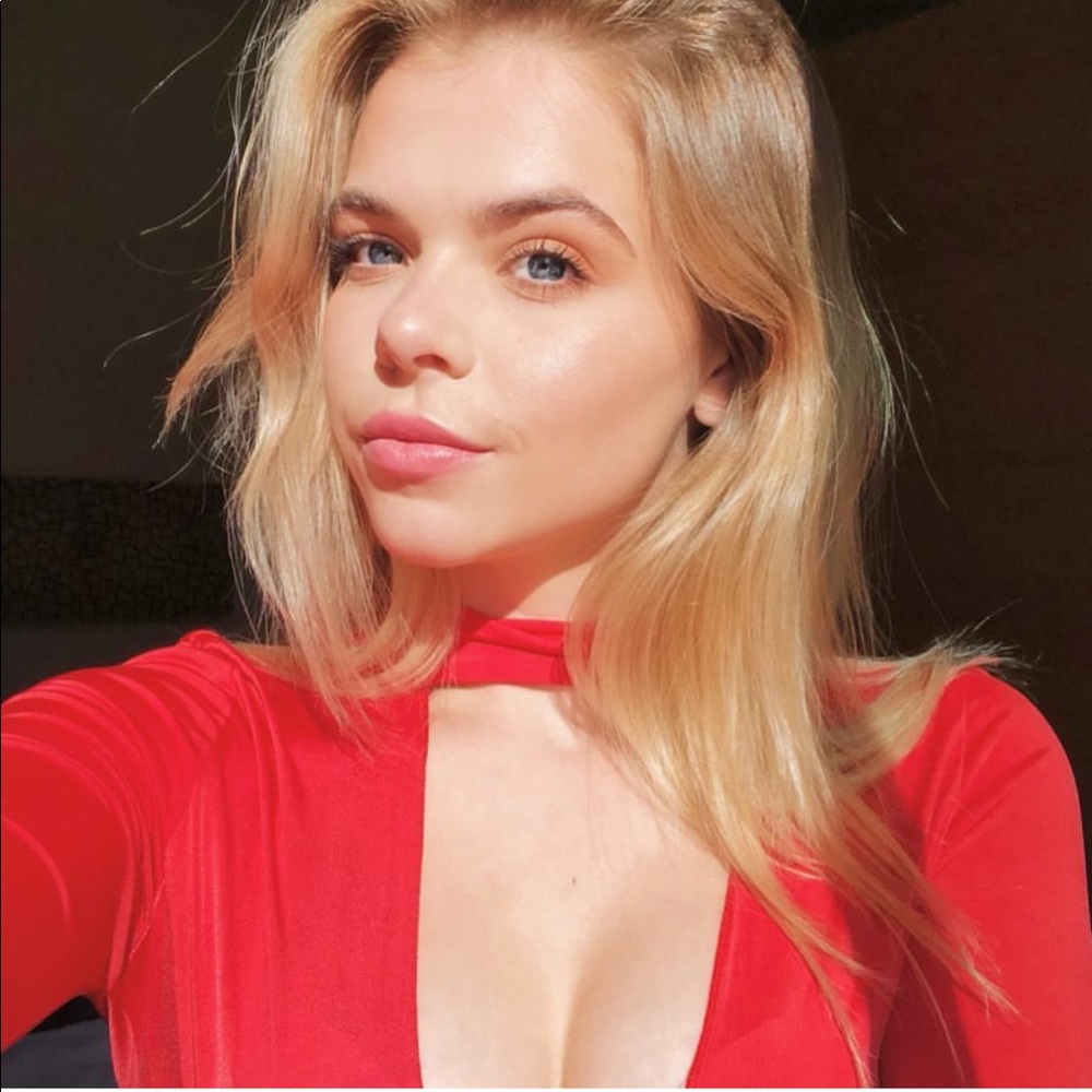 Choker Tie Front Crop Top